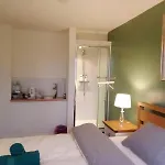 1 Luxurious Double Bedroom With Private Shower